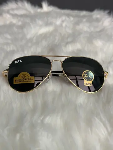 Ray-Ban Classic Aviator Sunglasses – Gold Frame / Diamond Hard G-15 Lens